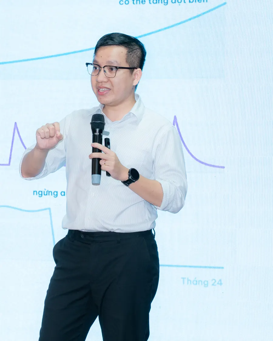 Vincent Do trình bày về organic traffic tại talkshow SEO, AEO & GEO, Đại học Hoa Sen